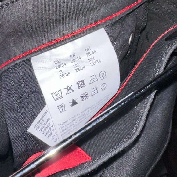 Black Hugo Boss Jeans, size 28 - Picture 5 of 5